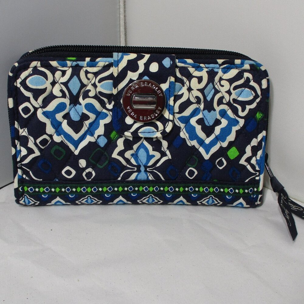 Like New Vera Bradley Turnlock Turn Lock Blue Paisley Ladies Credit Card Wallet